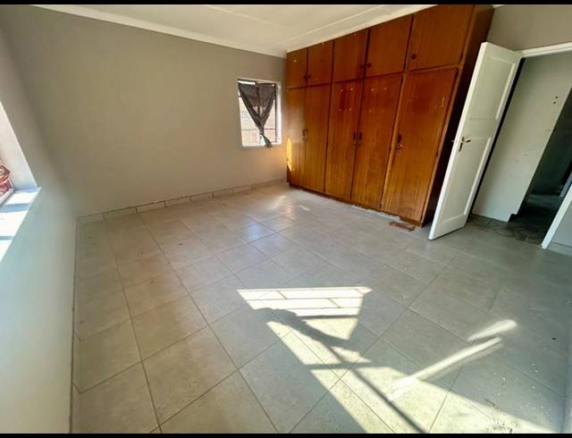 3 BEDROOM HOUSE FOR SALE IN VANDERBIJLPARK CW 2